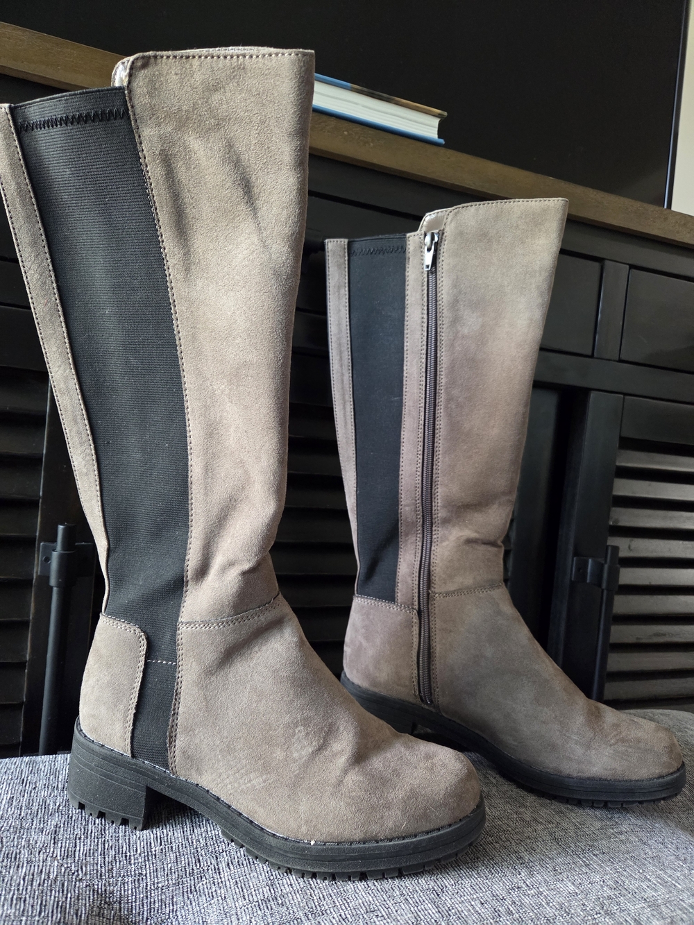 Arizona Jean Company Speck Gray Suede Riding Boots with Stretch Back Size 6M